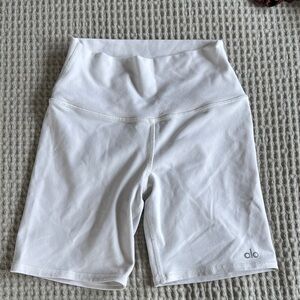 ALO Yoga Women's White Bike Shorts